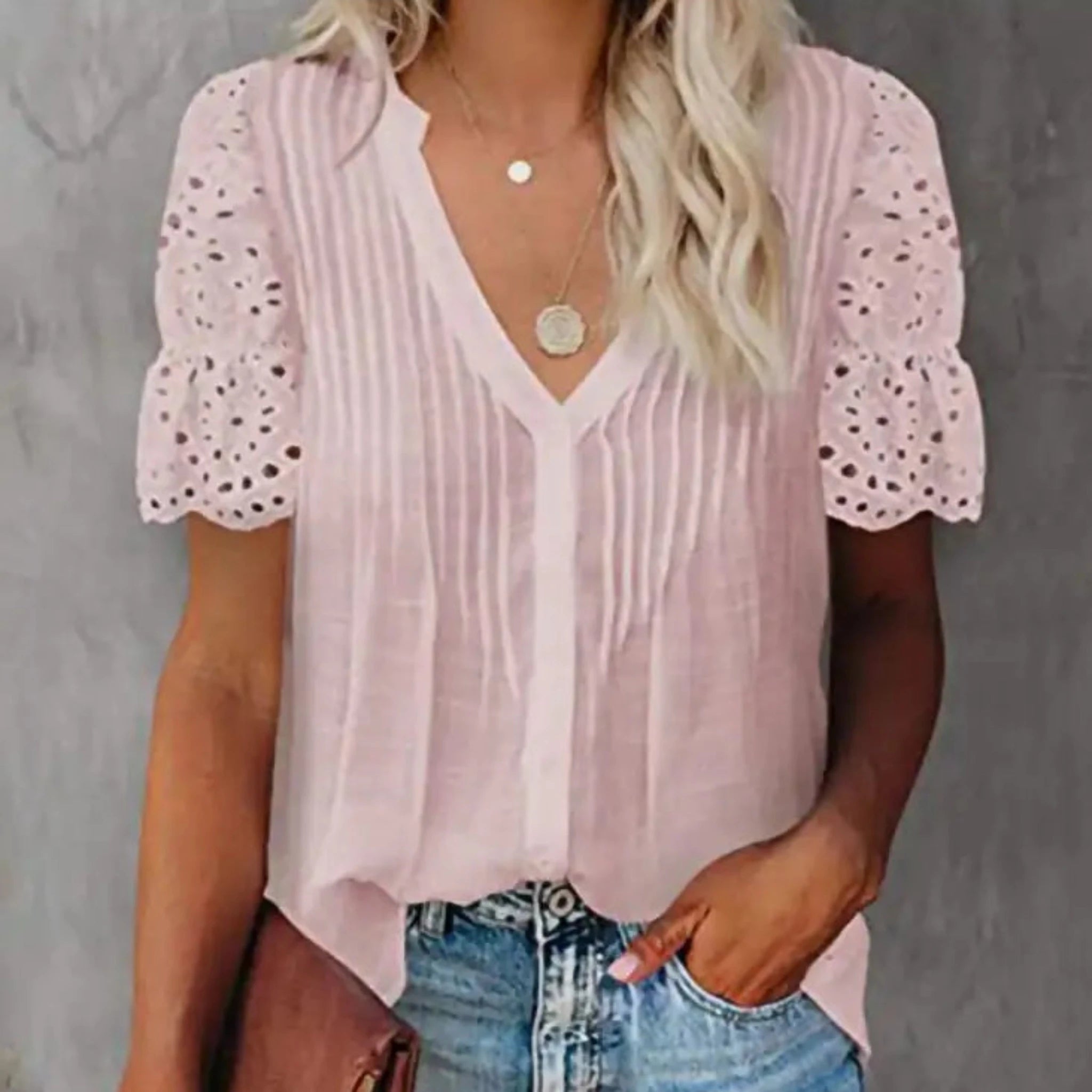 V-neck Emily Shirt in Pink