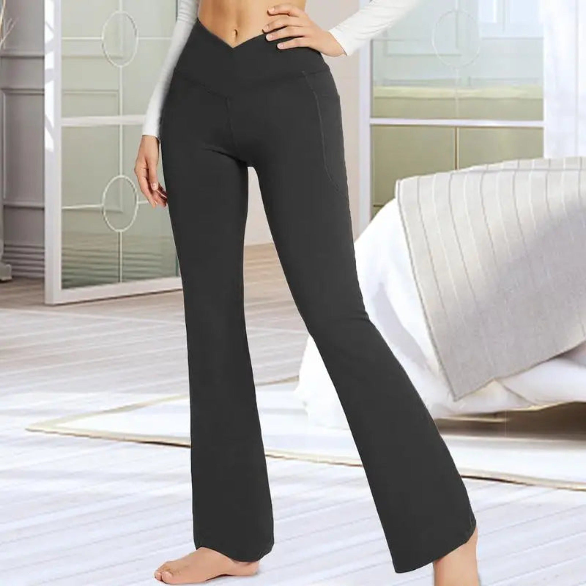 Workout Leggings With Pockets in Black